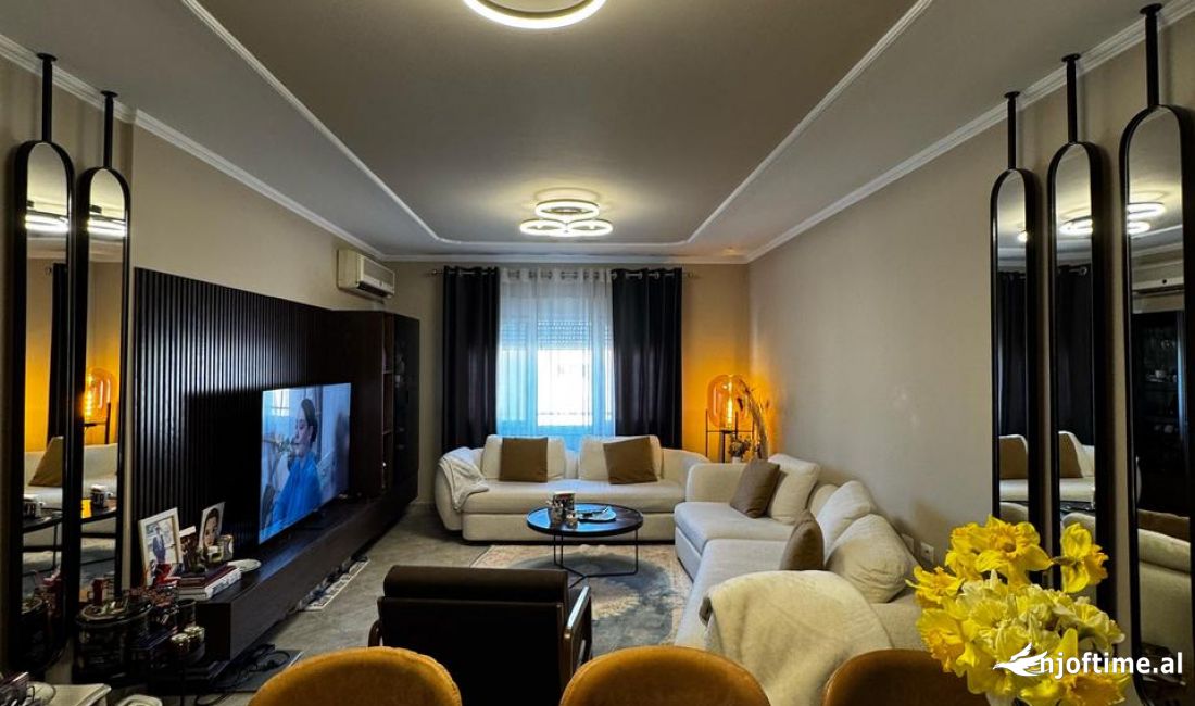 Shtepi ne shitje Apartament ne Tirane, 3+1, Mobilimi E mobiluar, Pagesa 185,000  Euro.