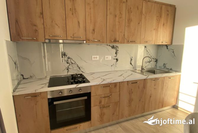 Casa privata/Indipendente in affitto a Tirana 2+1, Arredato