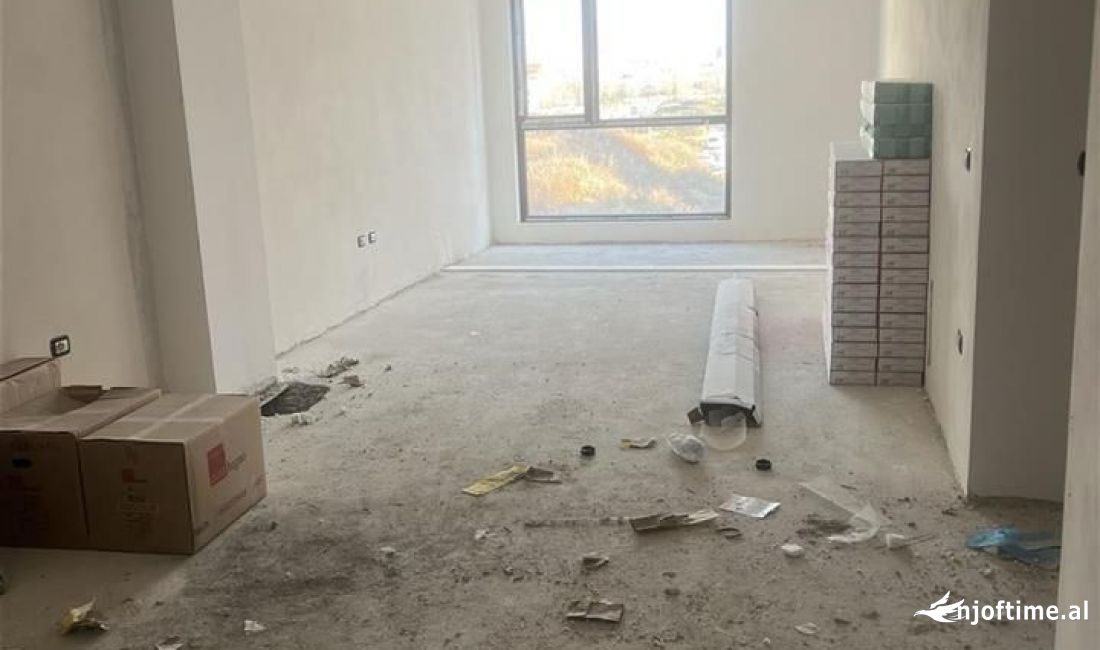 Shtepi ne shitje Apartament ne Tirane, 1+1, Mobilimi Bosh, pa mobiluar, Pagesa 135,000  Euro.