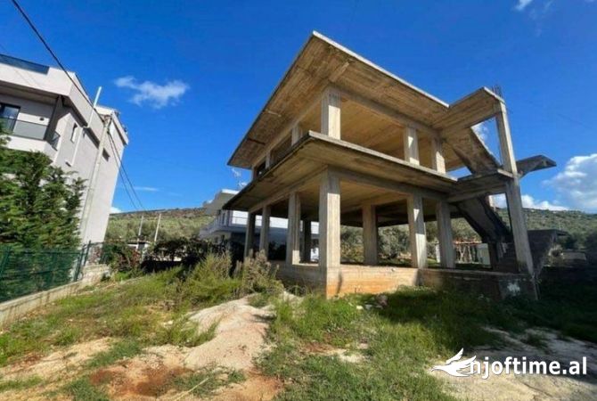 Shtepi ne shitje Vila Luksoze ne Sarande, 5+1, Mobilimi Bosh, pa mobiluar, Pagesa 250,000  Euro.