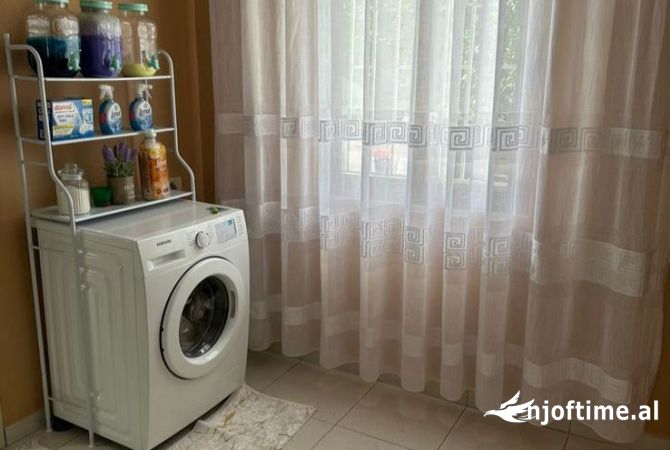 Shtepi ne shitje Apartament ne Tirane, 1+1, Mobilimi E mobiluar, Pagesa 180,000  Euro.