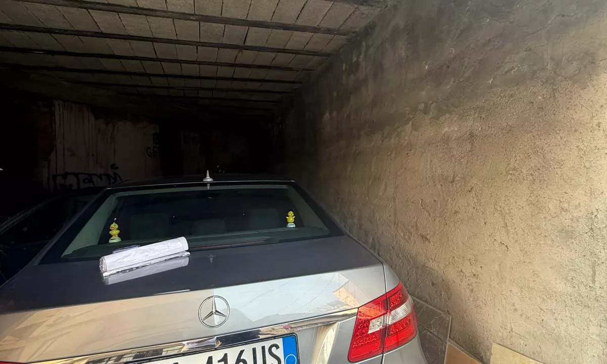 Appartamento in affitto a Tirana 3+1, Arredato