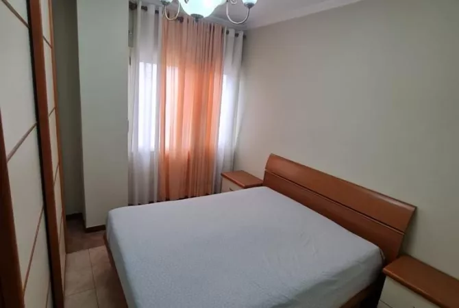 Shtepi ne shitje Apartament ne Tirane, 3+1, Mobilimi E mobiluar, Pagesa 295,000  Euro.