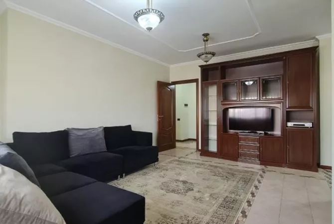 Shtepi ne shitje Apartament ne Tirane, 3+1, Mobilimi E mobiluar, Pagesa 295,000  Euro.
