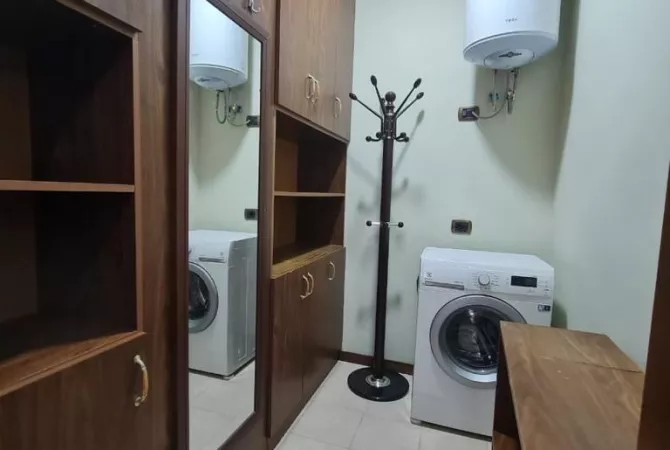 Shtepi ne shitje Apartament ne Tirane, 3+1, Mobilimi E mobiluar, Pagesa 295,000  Euro.
