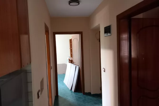 Shtepi me qera Apartament ne Tirane, 2+1, Mobilimi E mobiluar, Pagesa 500  Euro.