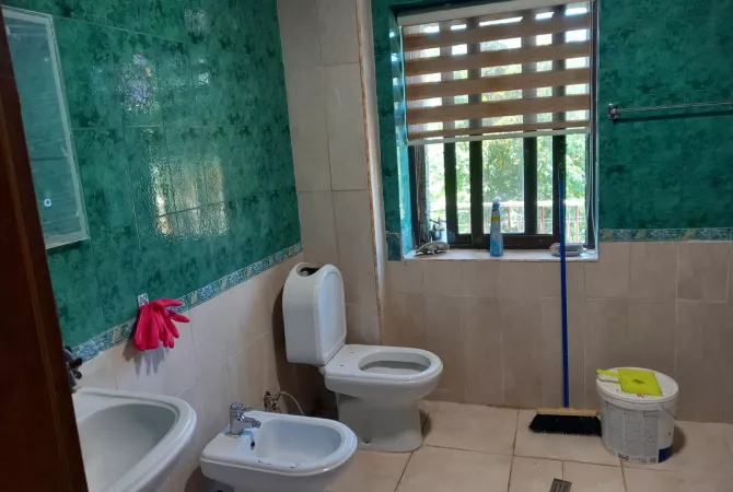 Shtepi me qera Apartament ne Tirane, 2+1, Mobilimi E mobiluar, Pagesa 500  Euro.