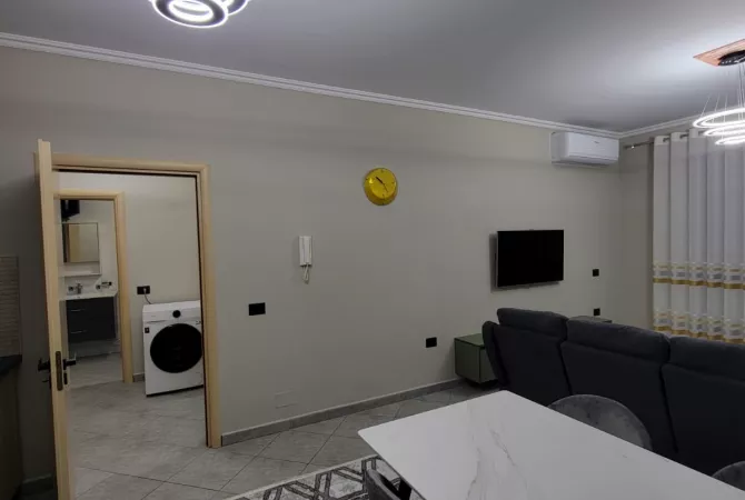 Shtepi me qera Apartament ne Tirane, 1+1, Mobilimi E mobiluar, Pagesa 450  Euro.
