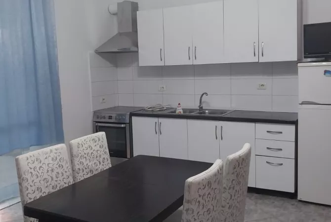 Shtepi ne shitje Apartament ne Tirane, 1+1, Mobilimi E mobiluar, Pagesa 70,000  Euro.
