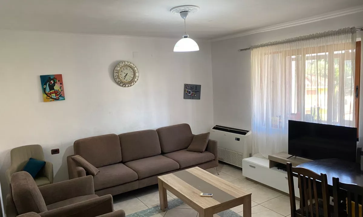 Shtepi ne shitje Apartament ne Tirane, 1+1, Mobilimi E mobiluar, Pagesa 85,000  Euro.