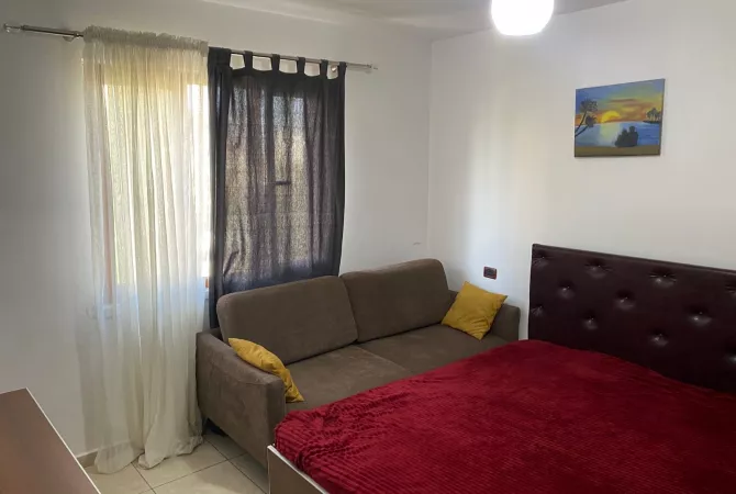 Shtepi ne shitje Apartament ne Tirane, 1+1, Mobilimi E mobiluar, Pagesa 85,000  Euro.