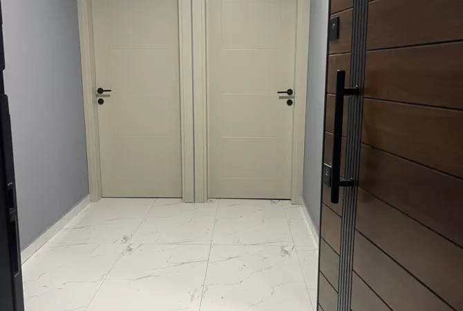 Appartamento in affitto a Tirana 1+1, SemiArredato