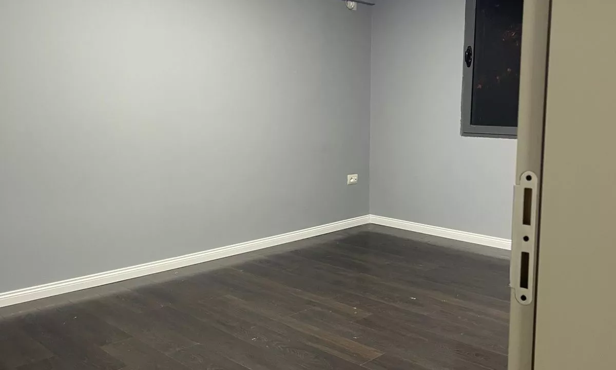 Appartamento in affitto a Tirana 1+1, SemiArredato