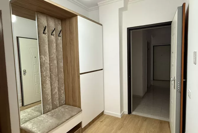 Shtepi me qera Apartament ne Tirane, 2+1, Mobilimi E mobiluar, Pagesa 800  Euro.