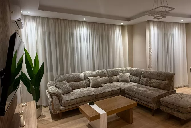 Shtepi me qera Apartament ne Tirane, 2+1, Mobilimi E mobiluar, Pagesa 800  Euro.