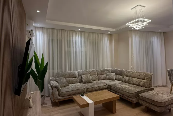 Shtepi me qera Apartament ne Tirane, 2+1, Mobilimi E mobiluar, Pagesa 800  Euro.