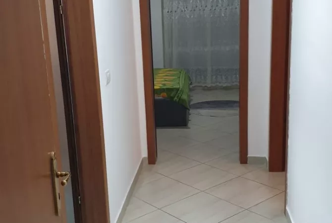 Shtepi me qera Apartament ne Tirane, 2+1, Mobilimi E mobiluar, Pagesa 450  Euro.