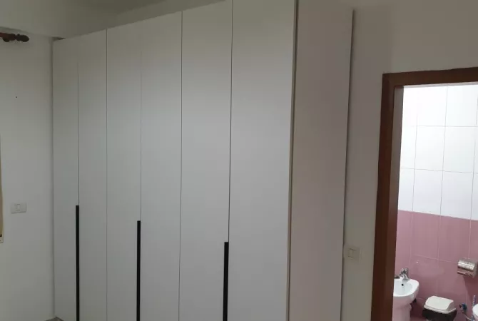 Shtepi me qera Apartament ne Tirane, 2+1, Mobilimi E mobiluar, Pagesa 450  Euro.