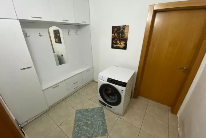 Shtepi ne shitje Apartament ne Tirane, 1+1, Mobilimi E mobiluar, Pagesa 85,000  Euro.