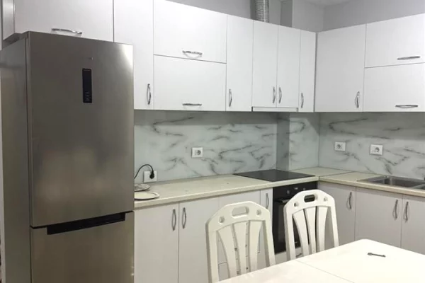 Appartamento in affitto a Tirana 2+1, SemiArredato