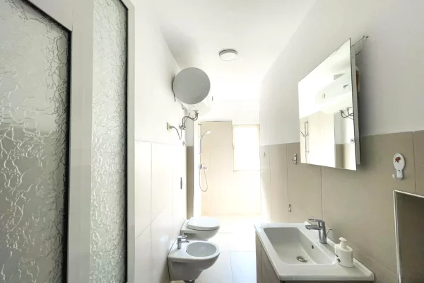 Appartamento in vendita a Tirana 1+1, Arredato