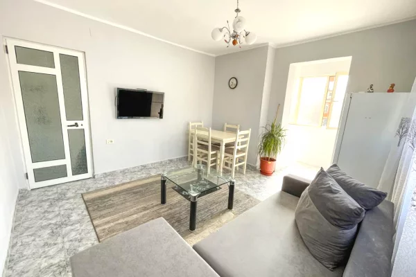 Appartamento in vendita a Tirana 1+1, Arredato