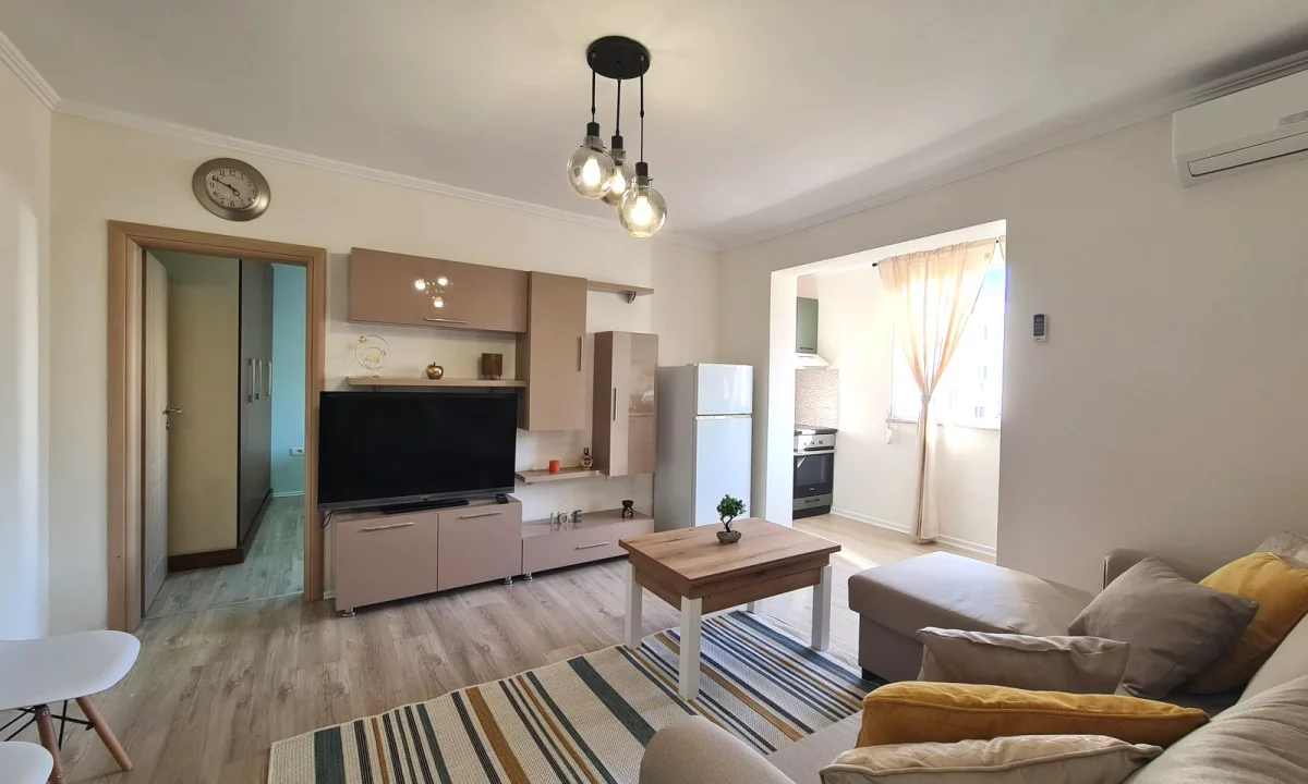 Appartamento in vendita a Tirana 1+1, Arredato