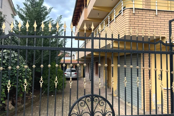Casa privata/Indipendente in affitto a Tirana 2+1, Arredato