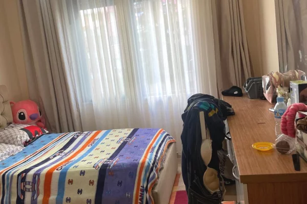 Shtepi ne shitje Apartament ne Tirane, 2+1, Mobilimi E mobiluar, Pagesa 150,000  Euro.