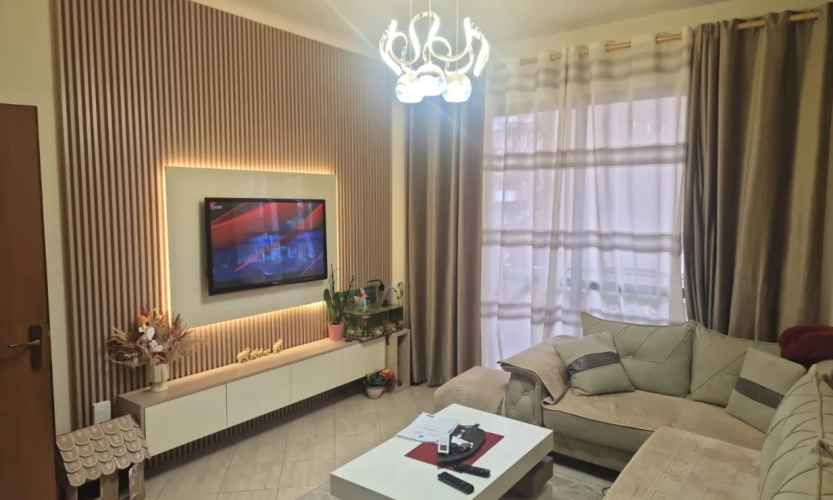 Shtepi ne shitje Apartament ne Tirane, 2+1, Mobilimi E mobiluar, Pagesa 150,000  Euro.