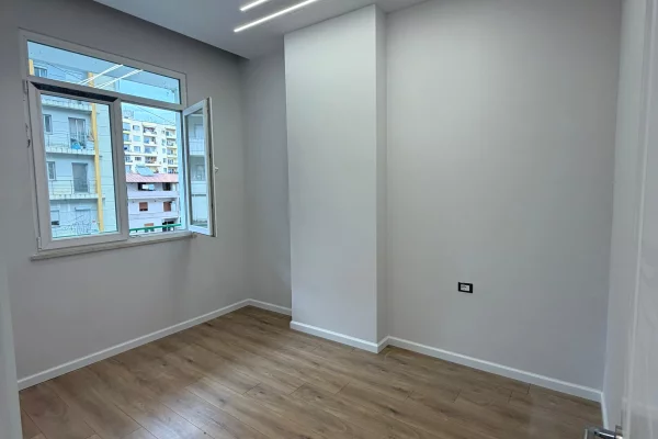 Apartment for sale in Tirana 1+1, Emty