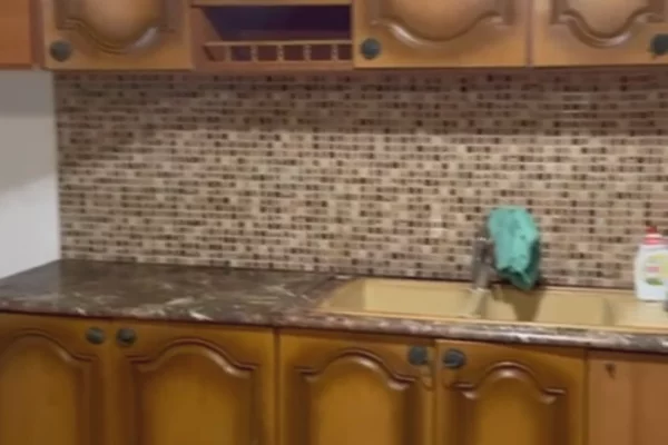 Shtepi me qera Apartament ne Tirane, 1+1, Mobilimi E mobiluar, Pagesa 300  Euro.