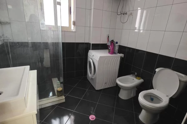 Appartamento in affitto a Tirana 1+1, Arredato