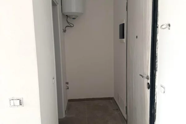 Appartamento in affitto a Tirana 1+1, Vuoto