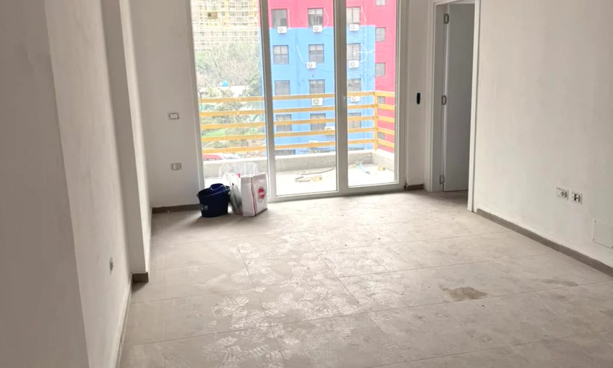 Appartamento in affitto a Tirana 1+1, Vuoto