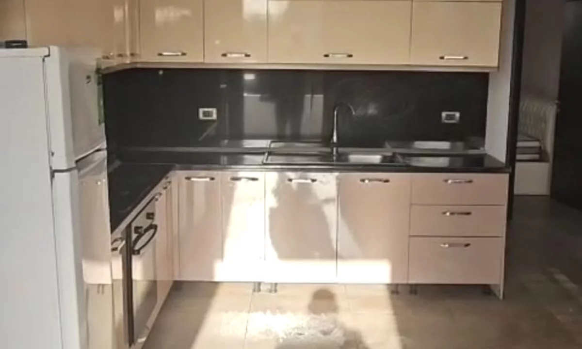 Appartamento in affitto a Tirana 1+1, Arredato