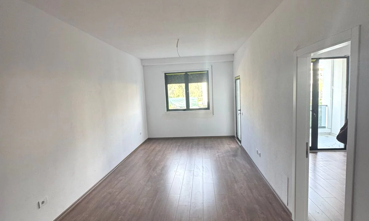 Shtepi ne shitje Apartament ne Tirane, 1+1, Mobilimi E mobiluar, Pagesa 87,000  Euro.