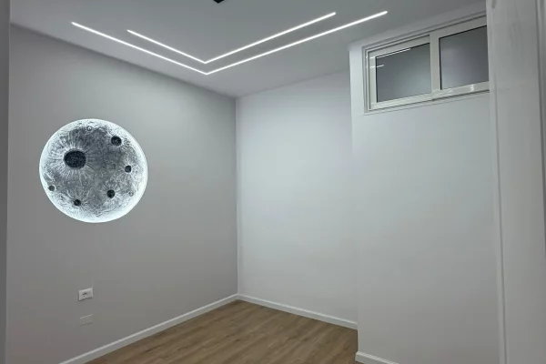 Shtepi ne shitje Apartament ne Tirane, 2+1, Mobilimi Bosh, pa mobiluar, Pagesa 125,000  Euro.