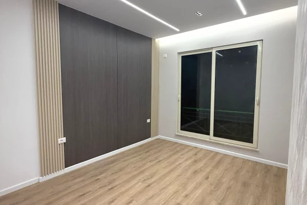Shtepi ne shitje Apartament ne Tirane, 2+1, Mobilimi Bosh, pa mobiluar, Pagesa 125,000  Euro.