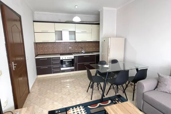 Appartamento in affitto a Tirana 1+1, Arredato