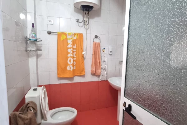 Shtepi me qera Shtepi Private ne Tirane, 2+1, Mobilimi E mobiluar, Pagesa 50,000  Leke.