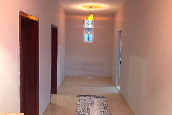 Shtepi me qera Shtepi Private ne Tirane, 2+1, Mobilimi E mobiluar, Pagesa 45,000  Leke.