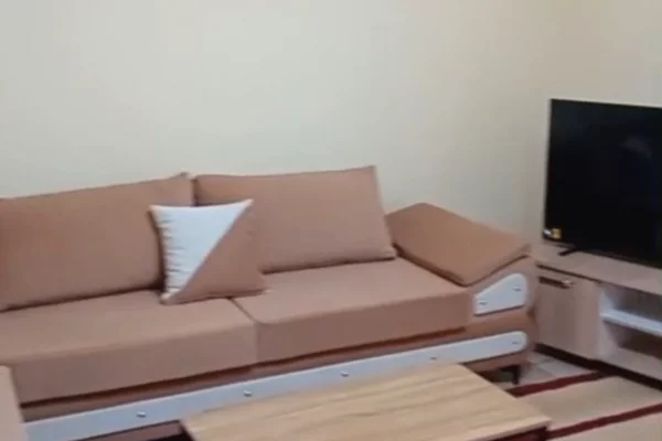 Shtepi me qera 3+1 ne Tirane - 60,000 Leke