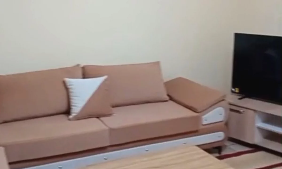 Shtepi ne shitje Apartament ne Tirane, 3+1, Mobilimi E mobiluar, Pagesa 16,000,000  Leke.