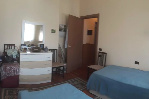 Shtepi me qera Apartament ne Tirane, 1+1, Mobilimi E mobiluar, Pagesa 800  Euro.