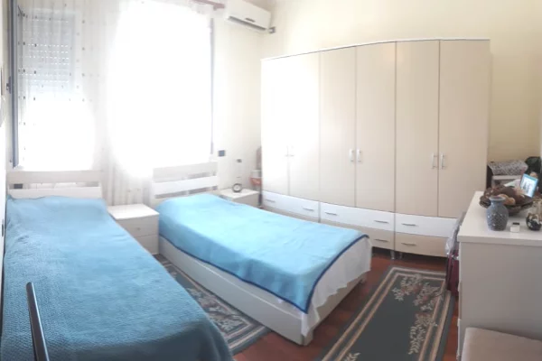 Shtepi me qera Apartament ne Tirane, 1+1, Mobilimi E mobiluar, Pagesa 800  Euro.