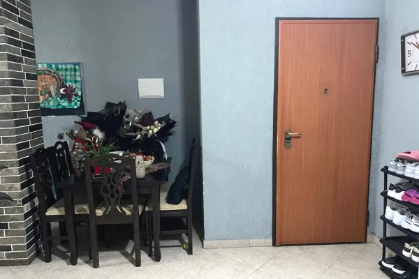 Shtepi ne shitje Apartament ne Tirane, 2+1, Mobilimi E mobiluar, Pagesa 157,950  Euro.