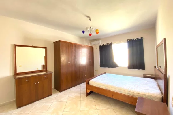 Shtepi ne shitje Apartament ne Tirane, 3+1, Mobilimi E mobiluar, Pagesa 204,540  Euro.