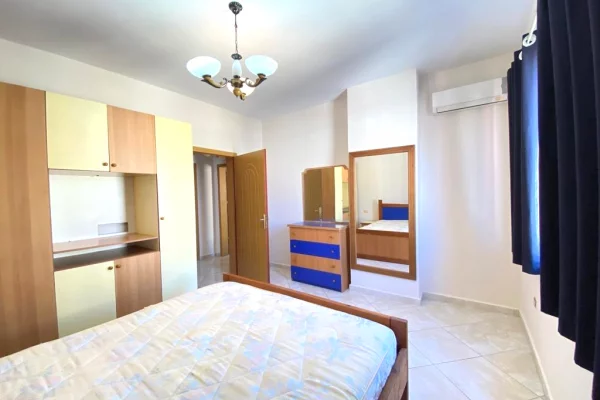 Shtepi ne shitje Apartament ne Tirane, 3+1, Mobilimi E mobiluar, Pagesa 204,540  Euro.
