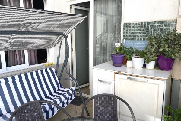 Shtepi ne shitje Apartament ne Tirane, 2+1, Mobilimi E mobiluar, Pagesa 160,000  Euro.